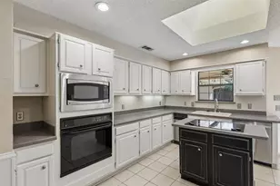2924 Cambridgeshire Dr, Carrollton, TX 75007 - Photo 11