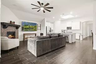 6152 Cobbetts Pond Ln, Fort Worth, TX 76179 - Photo 9