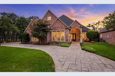 2726 Country Club Road, Pantego, TX 76013 - Photo 1