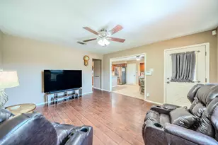 5211 Laurie Dr, Mineral Wells, TX 76067 - Photo 5