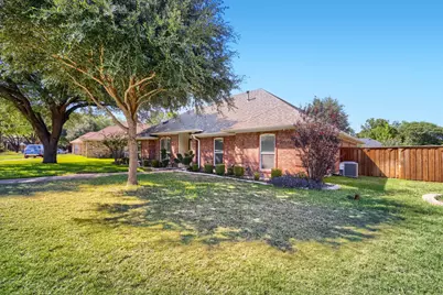 504 Wisterglen Drive, DeSoto, TX 75115 - Photo 3