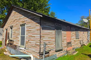 610 S Falls St, Mart, TX 76664 - Photo 5