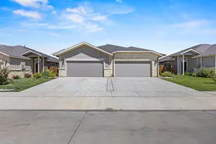 617 Blackland dr, Venus, TX 76084 - Photo 3