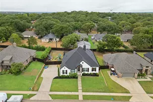 516 Woodland Dr, Azle, TX 76020 - Photo 25
