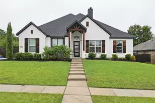 516 Woodland Dr, Azle, TX 76020 - Photo 1