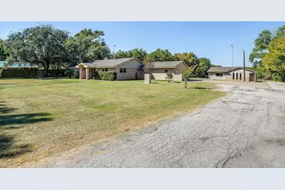 1060 S Burleson Boulevard, Burleson, TX 76028 - Photo 3