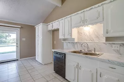 1060 S Burleson Boulevard, Burleson, TX 76028 - Photo 19