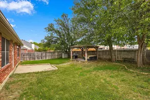200 Ellicott Dr, Roanoke, TX 76262 - Photo 31