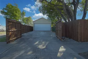 11703 Abston Ln, Dallas, TX 75218 - Photo 29