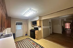 617 E 5th St, Ferris, TX 75125 - Photo 5