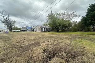 617 E 5th St, Ferris, TX 75125 - Photo 15