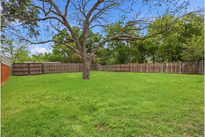 1112 Noble Avenue, Carrollton, TX 75006 - Photo 29