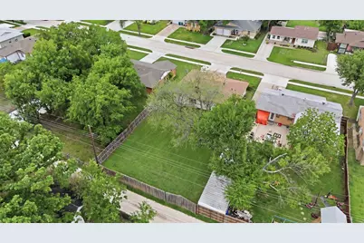 1112 Noble Avenue, Carrollton, TX 75006 - Photo 31