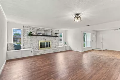 1112 Noble Avenue, Carrollton, TX 75006 - Photo 9