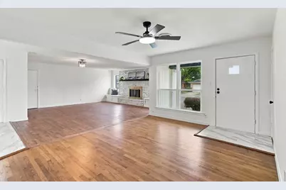 1112 Noble Avenue, Carrollton, TX 75006 - Photo 5