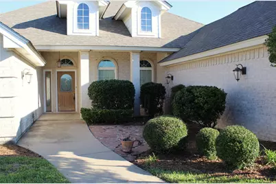 1405 Parkwood Court, Stephenville, TX 76401 - Photo 3