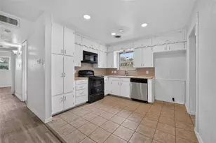 2024 Charleston Dr, Bedford, TX 76022 - Photo 9
