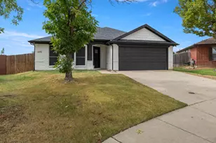 8275 Horse Whisper Ln, Fort Worth, TX 76131 - Photo 3