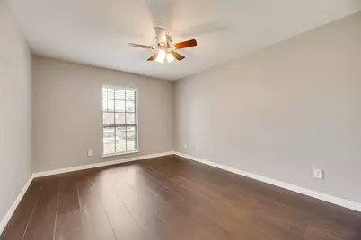 2221 Marble Falls Drive, Carrollton, TX 75007 - Photo 5