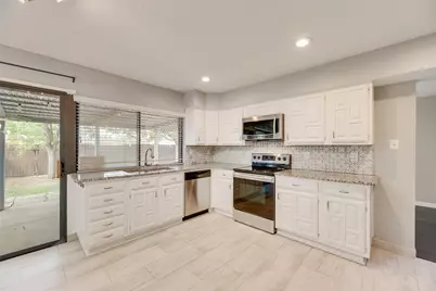 2221 Marble Falls Drive, Carrollton, TX 75007 - Photo 11