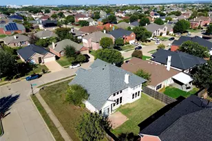 2447 Ranchview Dr, Grand Prairie, TX 75052 - Photo 27