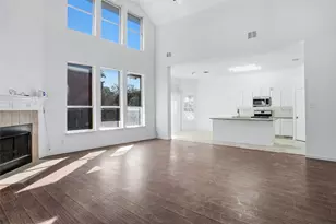 2447 Ranchview Dr, Grand Prairie, TX 75052 - Photo 9