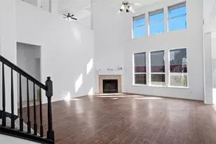 2447 Ranchview Dr, Grand Prairie, TX 75052 - Photo 7