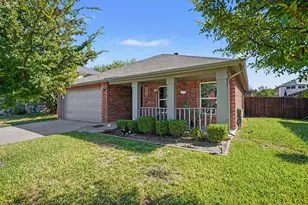 3136 Pine Valley Dr, Grand Prairie, TX 75052 - Photo 3