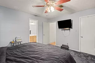 3136 Pine Valley Dr, Grand Prairie, TX 75052 - Photo 19