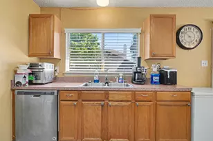 3136 Pine Valley Dr, Grand Prairie, TX 75052 - Photo 13