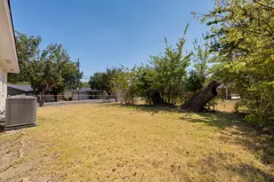 400 W Anita St, Sherman, TX 75092 - Photo 25