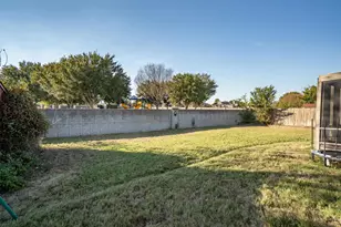 205 Saddlebrook Dr, Krum, TX 76249 - Photo 25