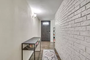 2101 Alder Trail, Grand Prairie, TX 75052 - Photo 3