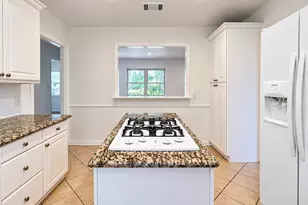 9926 Dresden Dr, Dallas, TX 75220 - Photo 5
