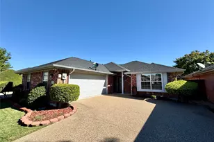 204 Bluebonnet Ln, Waxahachie, TX 75165 - Photo 1