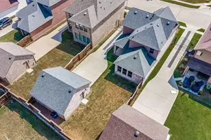1828 Temple Hill, Van Alstyne, TX 75495 - Photo 3