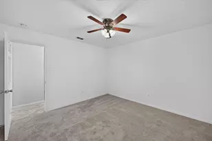 8417 Redheart St, Arlington, TX 76002 - Photo 23