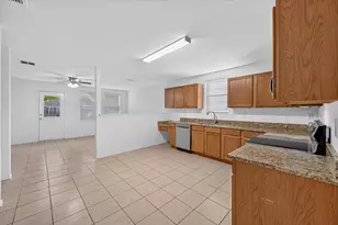 8417 Redheart St, Arlington, TX 76002 - Photo 5