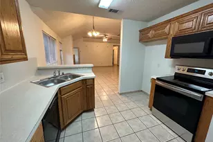 12216 Rolling Ridge Dr, Fort Worth, TX 76028 - Photo 3