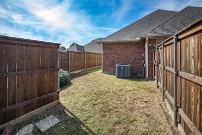 8714 Falls Road, Irving, TX 75063 - Photo 23