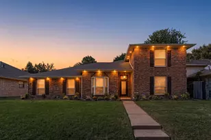 6423 Ridgemont Dr, Dallas, TX 75214 - Photo 1