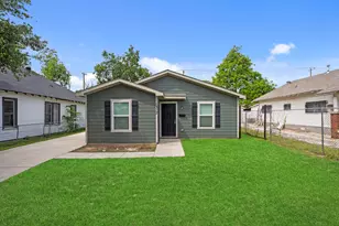 1317 Denver Ave, Fort Worth, TX 76164 - Photo 1