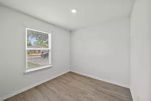 1317 Denver Ave, Fort Worth, TX 76164 - Photo 7