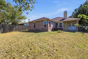 1301 Mill Wood Ln, Garland, TX 75040 - Photo 3