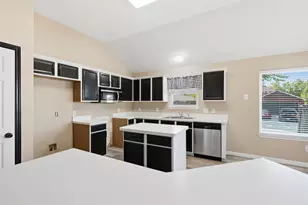 1301 Mill Wood Ln, Garland, TX 75040 - Photo 9