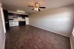 1326 S 11th St, Waco, TX 76706 - Photo 3