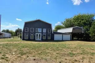 833 County Rd 33100, Sumner, TX 75486 - Photo 1