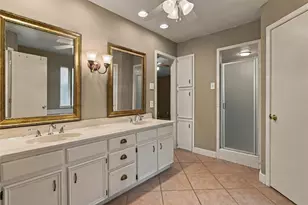 2935 Ridgewood Dr, Grapevine, TX 76051 - Photo 9
