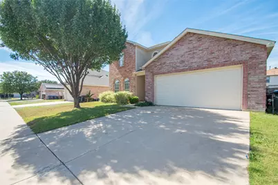 8512 Clearbrook Drive, Fort Worth, TX 76123 - Photo 3