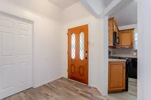 1609 W Jamestown Dr, Ennis, TX 75119 - Photo 7